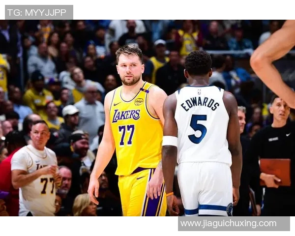 戴维斯砍下23分助力森林狼战胜湖人展现强大实力