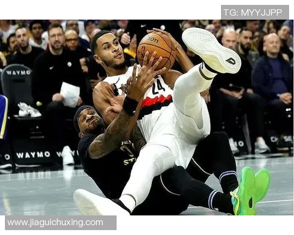 勇士遭双杀！库里单节6中6空砍38+9三分 开拓者DNP杨瀚森结束4连败
