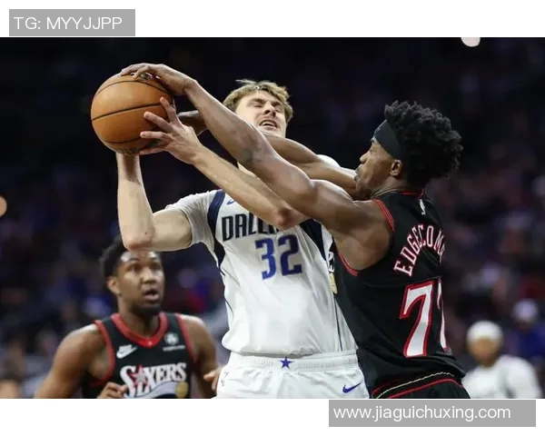 身体素质劲爆！埃奇库姆反击 对抗加空中折叠拉杆打板上篮！